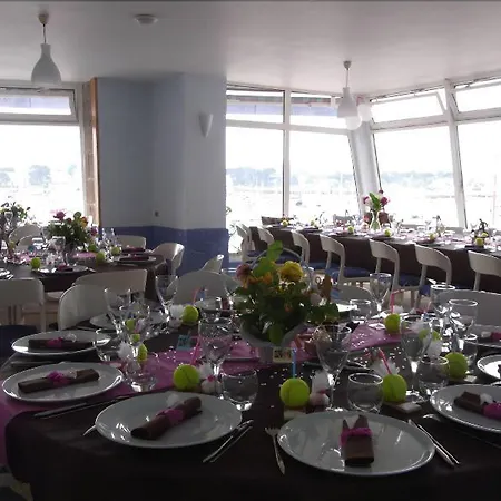 Des Rochers Hotel 3*