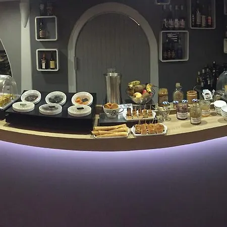 Hotel Des Rochers 3*